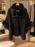 Cape poncho femme noire CALVI doublée fausse fourrure – vue de face