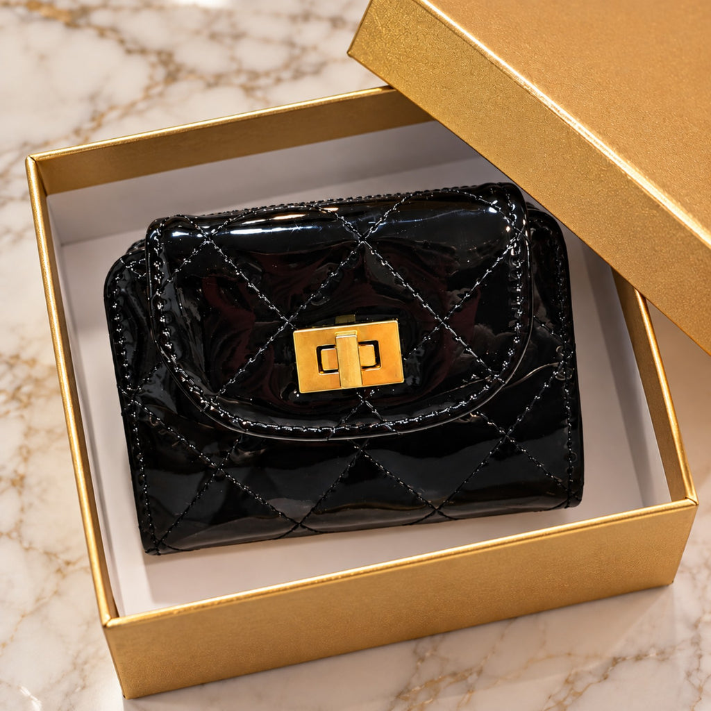 Portefeuille femme BOLOGNE noir verni dans coffret cadeau doré