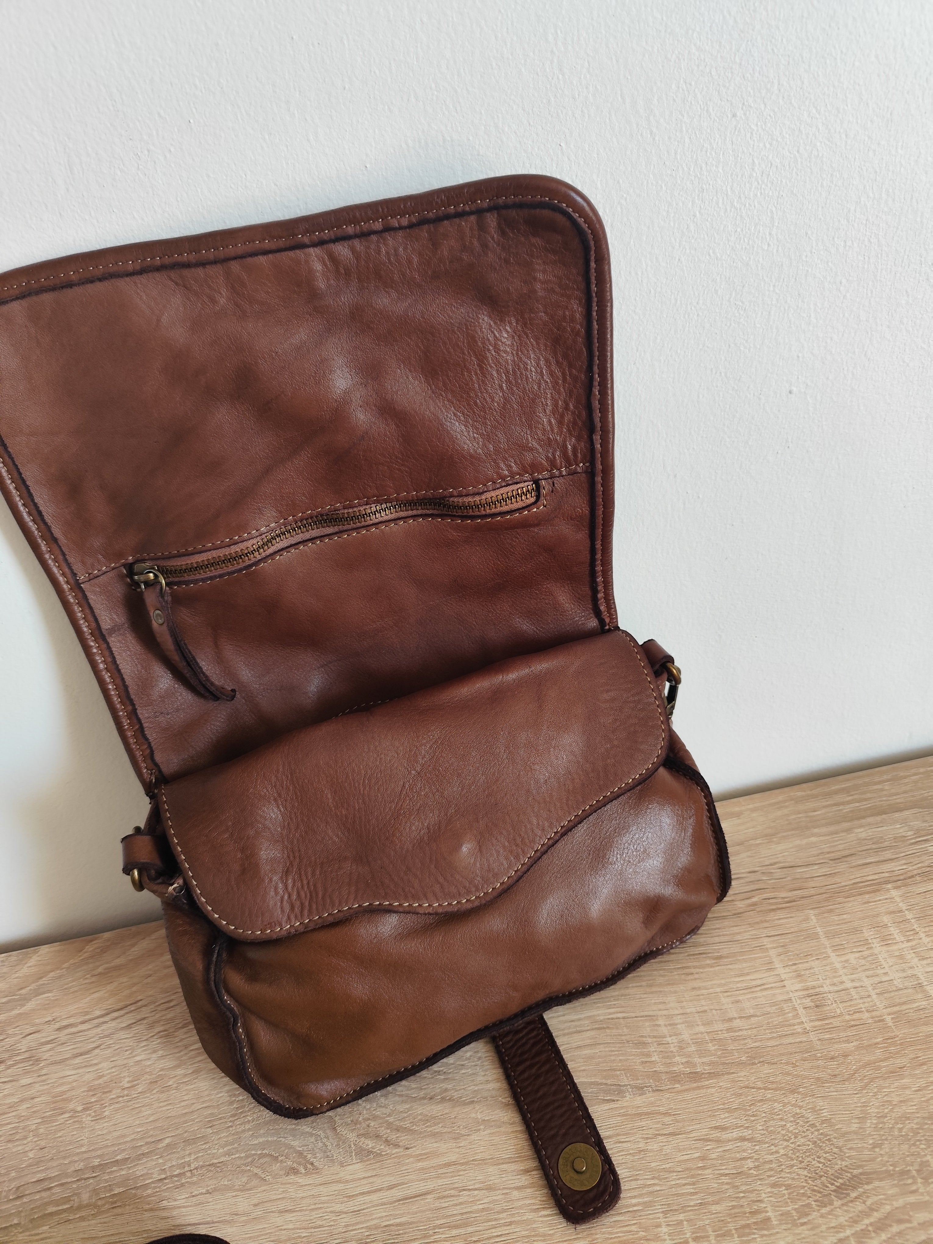 Sac bandoulière femme Pise en cuir véritable italien vintage – Verapelle 25 × 18 × 5,5 cm