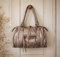 Sac de cours femme grand format A4 avec bandoulière amovible, fermeture zippée, poche avant zippée, style urbain chic, idéal pour le travail, les études et un usage quotidien.