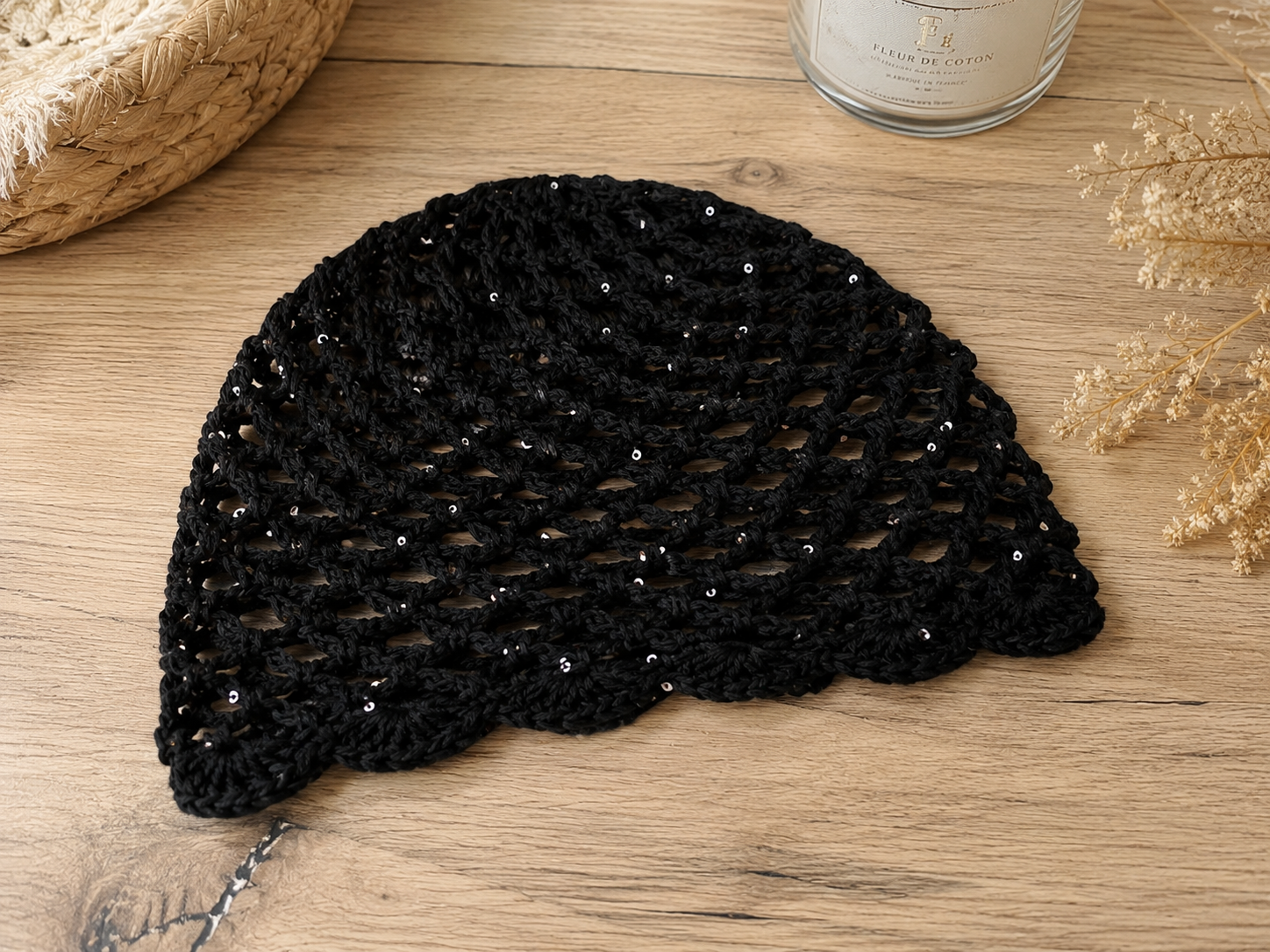 Bonnet en crochet noir ajouré pour femme, style bohème élégant