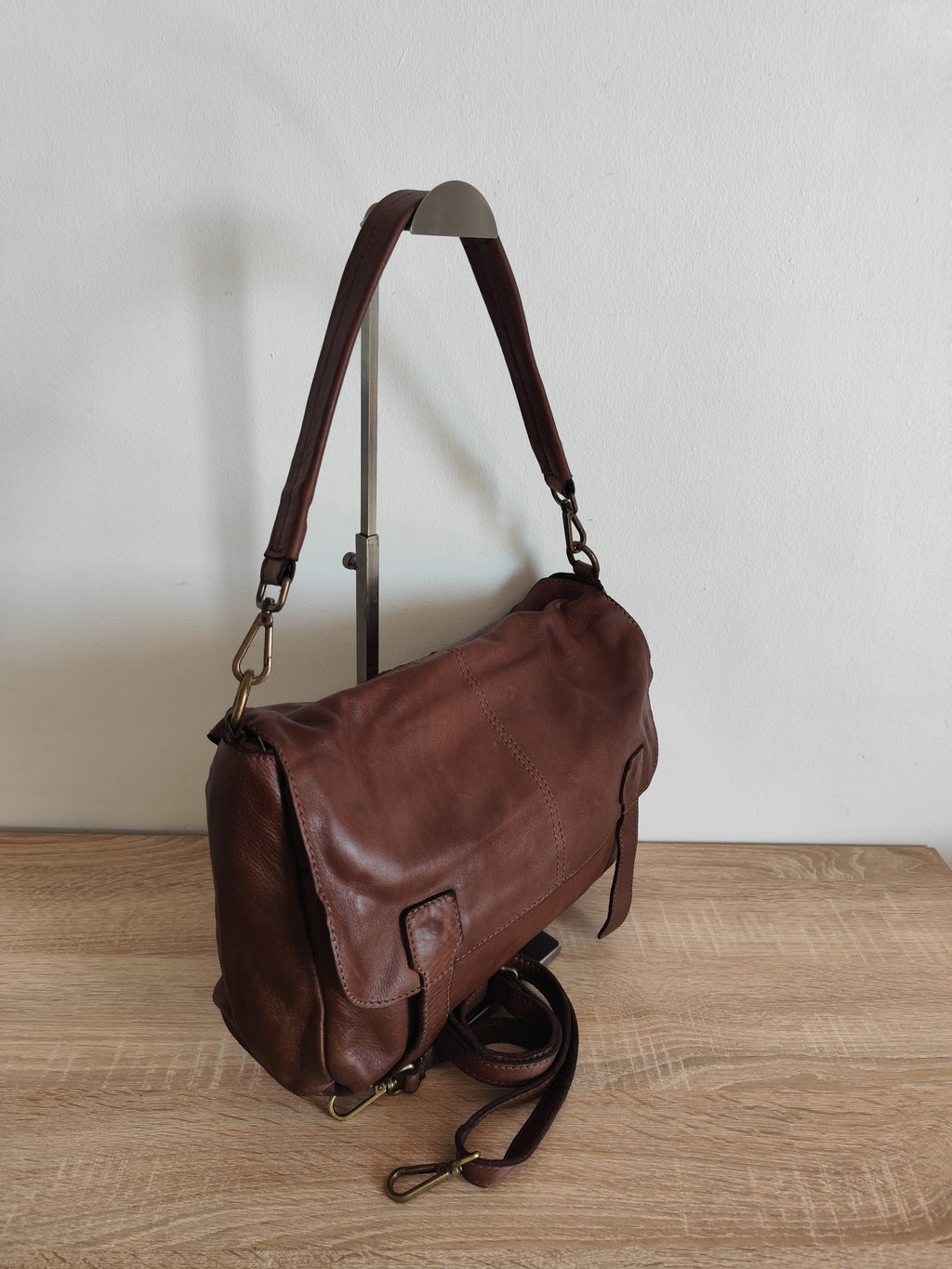 Sac besace cuir vintage marron Matera – Sac bandoulière femme en cuir véritable d'Italie 35 × 26 × 10 cm
