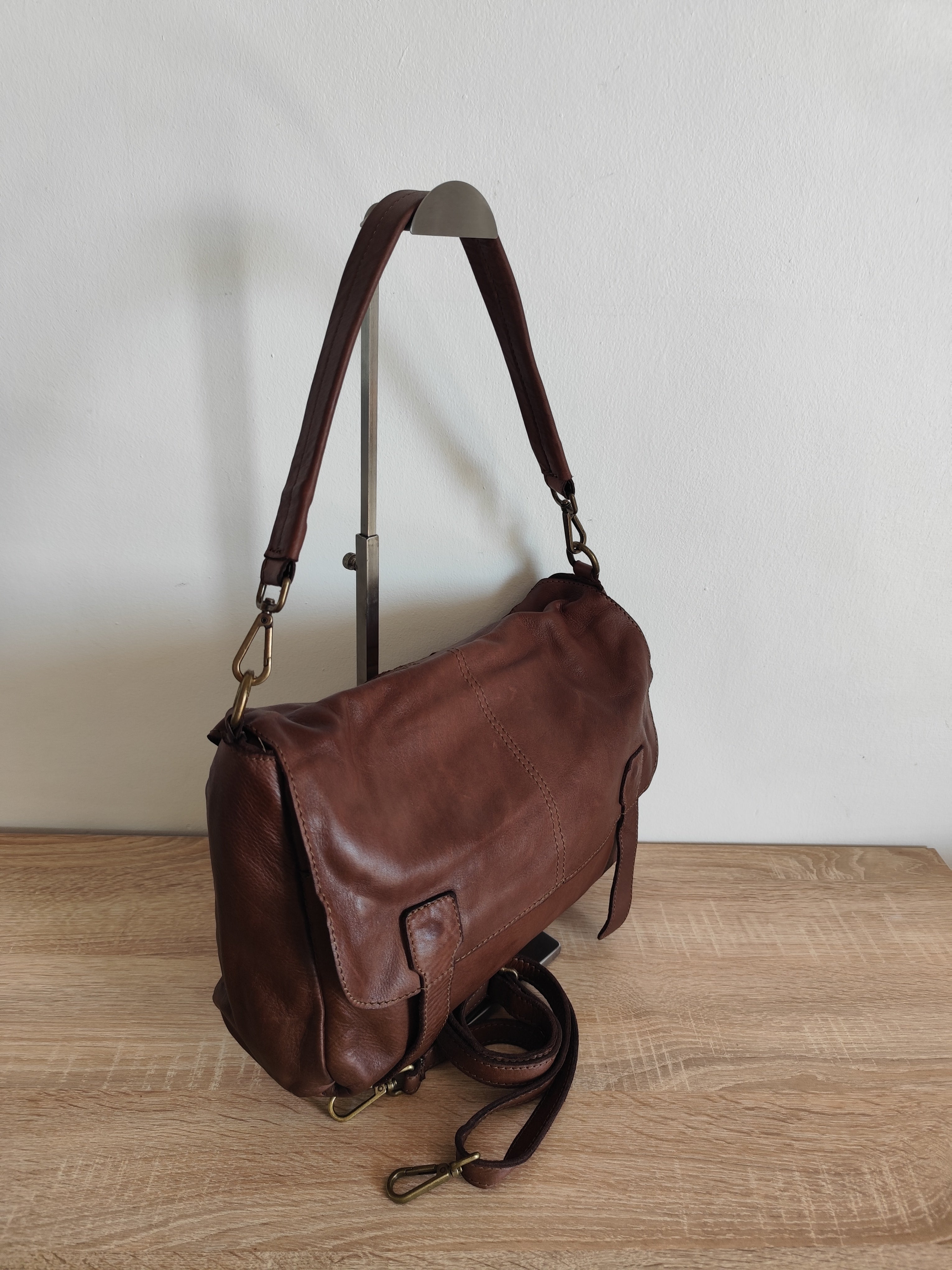 Sac besace cuir vintage marron Matera – Sac bandoulière femme en cuir véritable d'Italie 35 × 26 × 10 cm