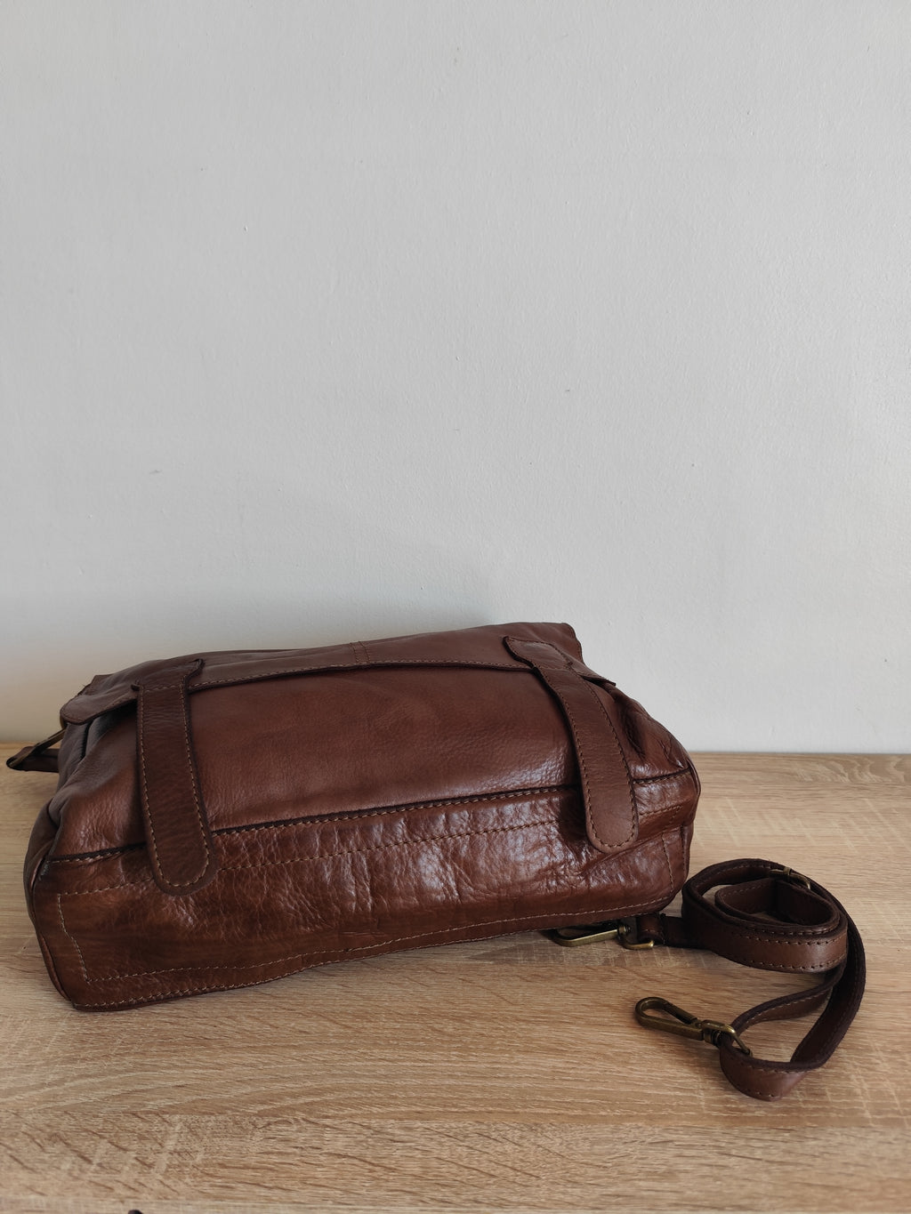Sac besace cuir vintage marron Matera – Sac bandoulière femme en cuir véritable d'Italie 35 × 26 × 10 cm