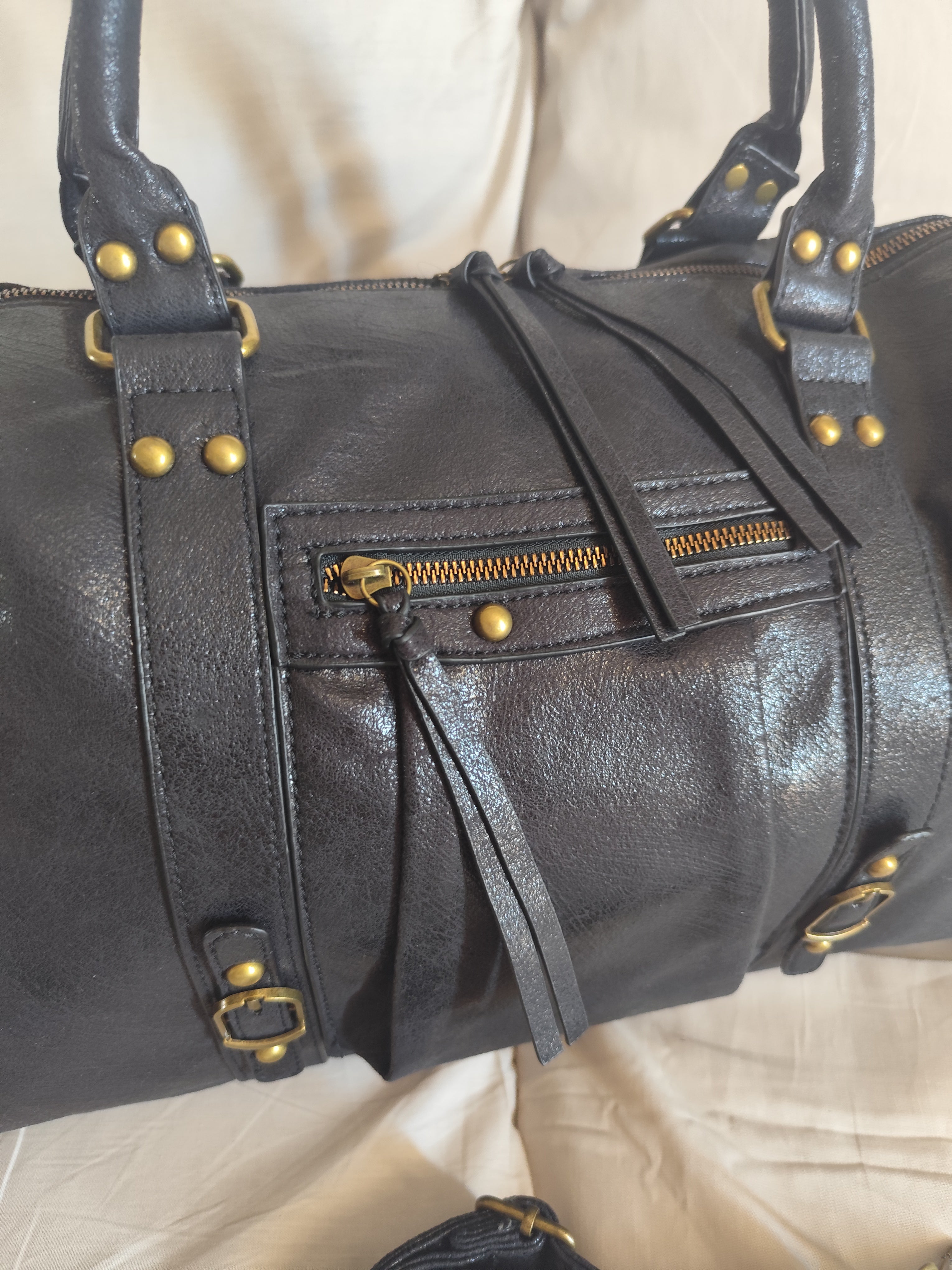 Sac de cours et de week-end Cortina noir avec bandoulière amovible, grande capacité 42 × 30 × 14 cm.