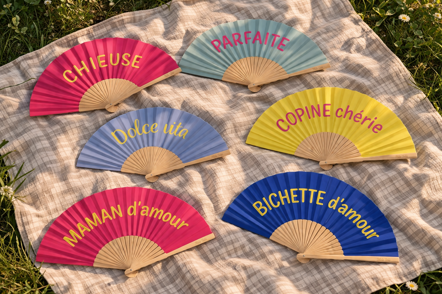 Éventails femme colorés à message en bois et tissu