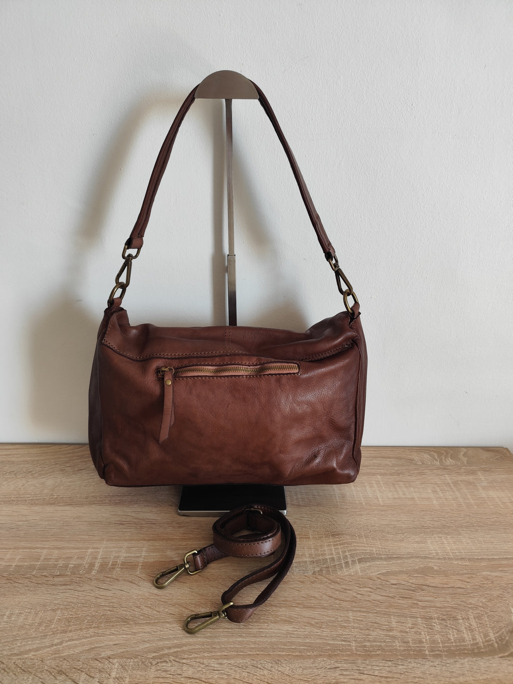 Sac besace cuir vintage marron Matera – Sac bandoulière femme en cuir véritable d'Italie 35 × 26 × 10 cm