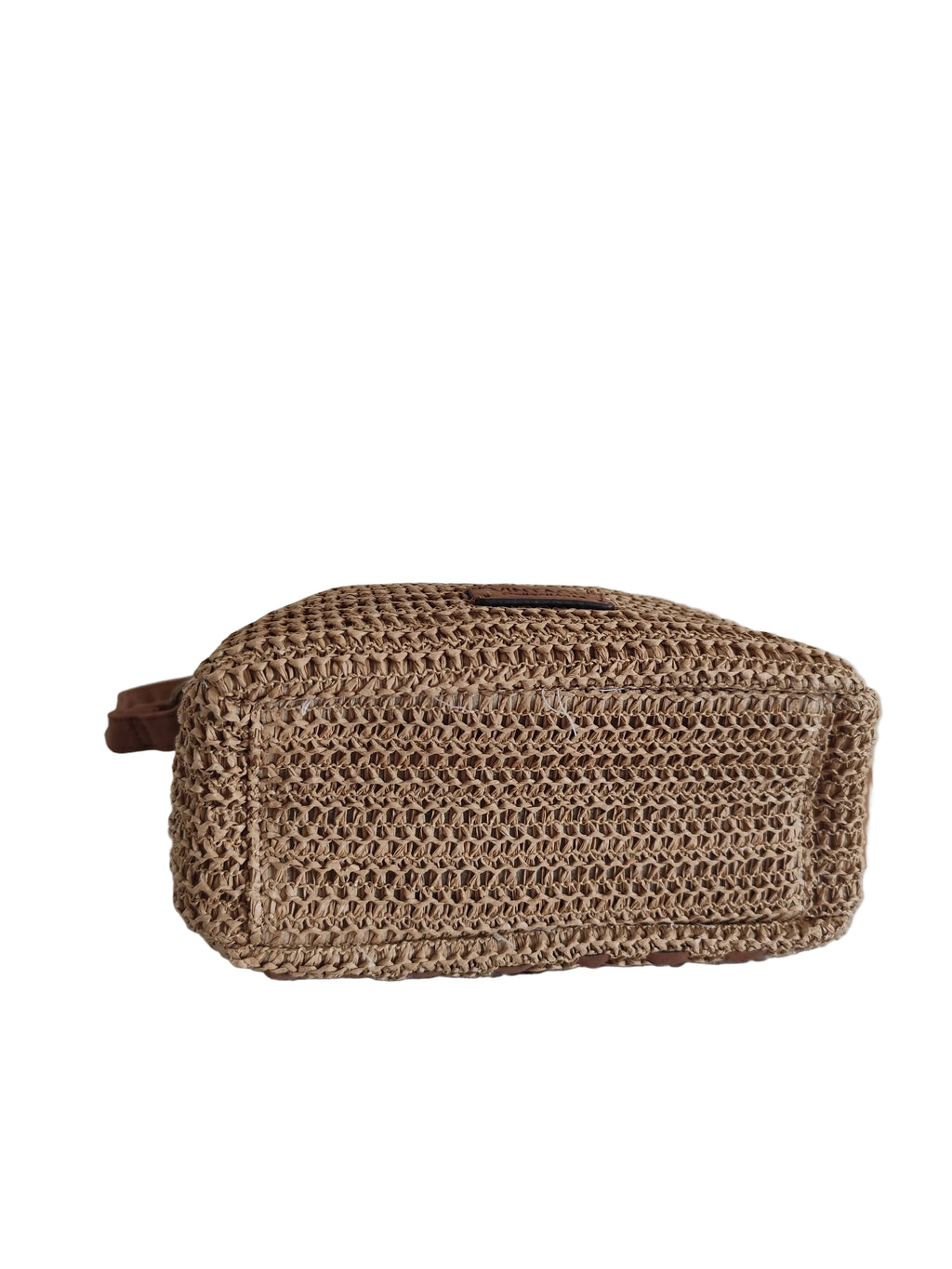 Sac bandoulière Calvi en raphia écru avec détails marron et clous décoratifs