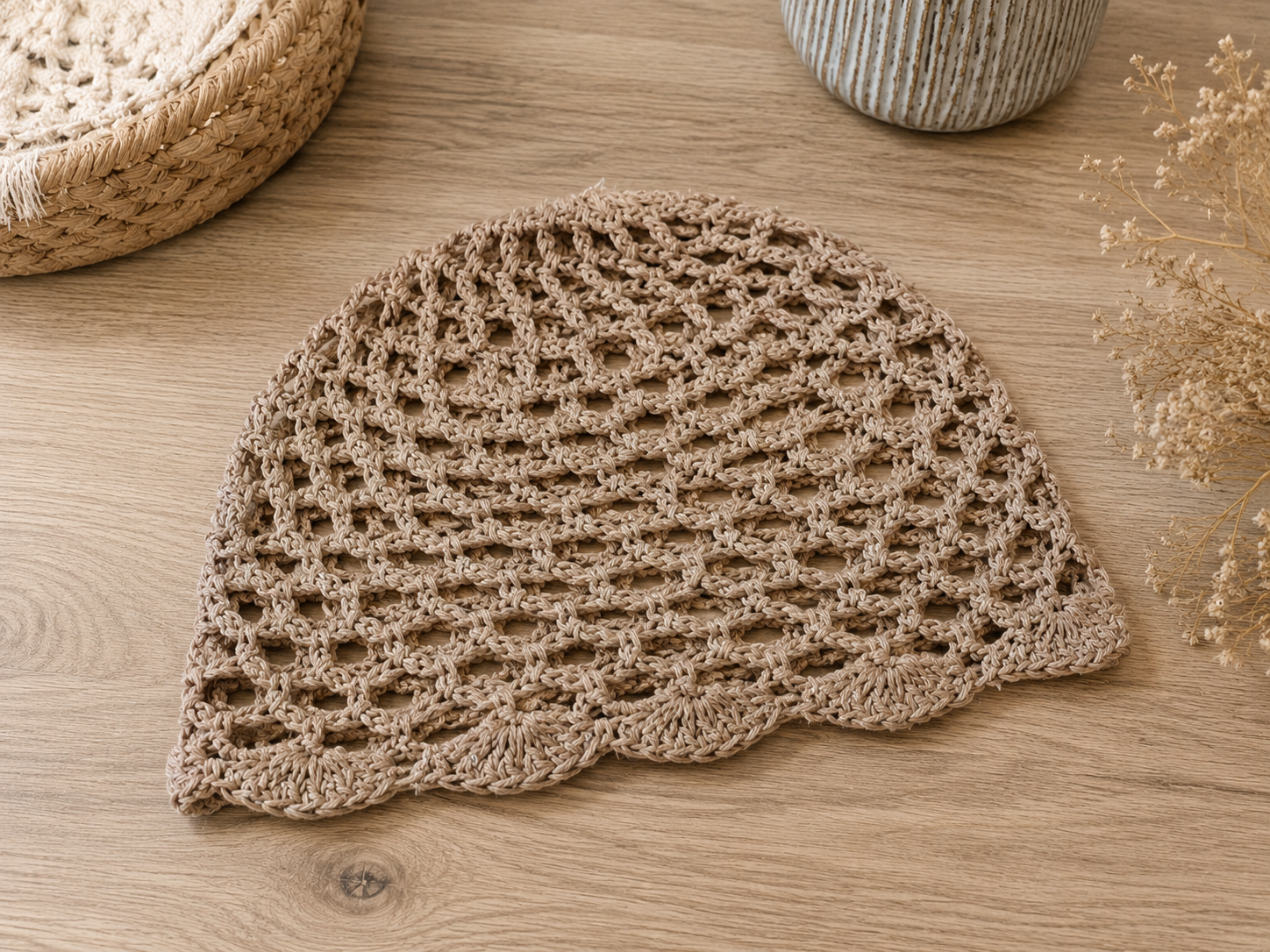Bonnet en crochet beige ajouré pour femme, style bohème élégant