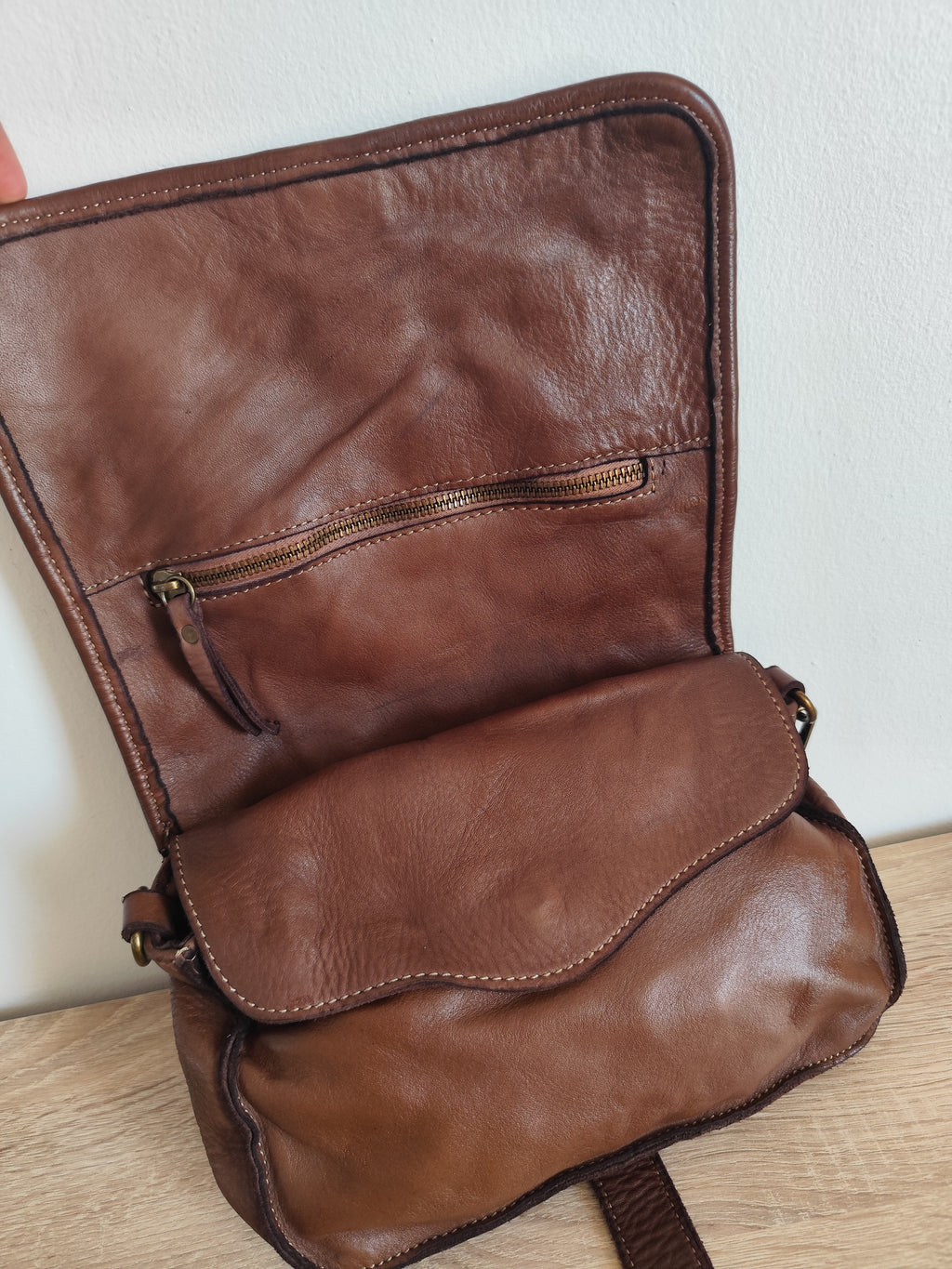 Sac bandoulière femme Pise en cuir véritable italien vintage – Verapelle 25 × 18 × 5,5 cm
